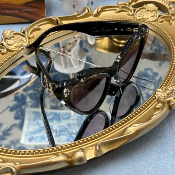 🆕 CAMILLA 🧿 NWOT Flutterby Sunglasses, Black Acetate & Dark Pink Lens - Picture 7 of 16